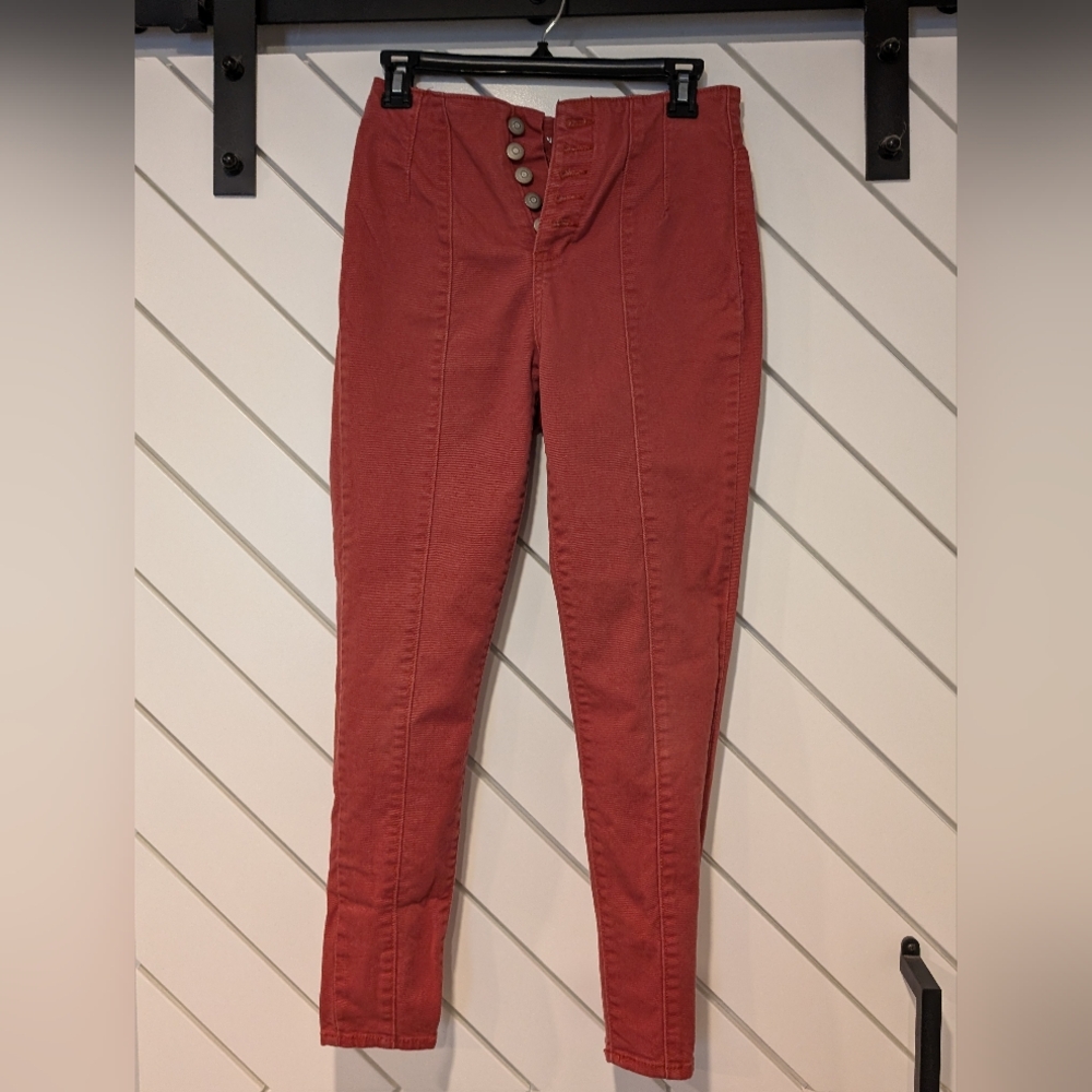 No Boundaries High Rise Button Front Seam Capri Pants Coral Size 5